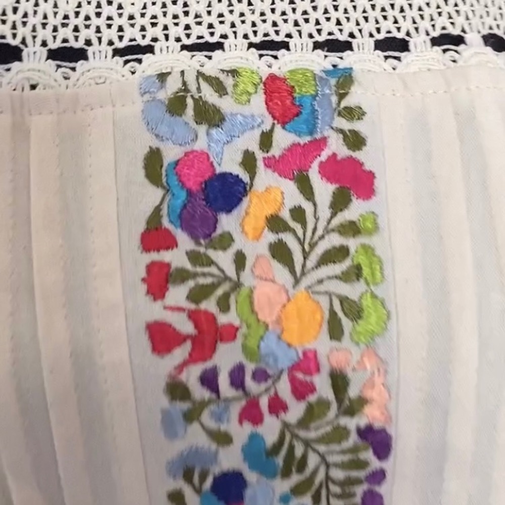 NEW Artisanal Top NWOT - Picture 3 of 4